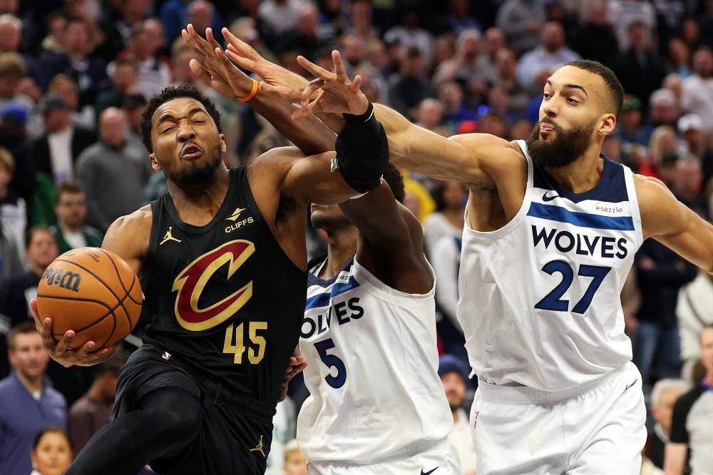 而另一名候 而另一名候