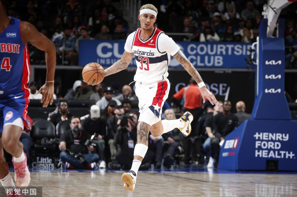 赛场上也迎 赛场上也迎