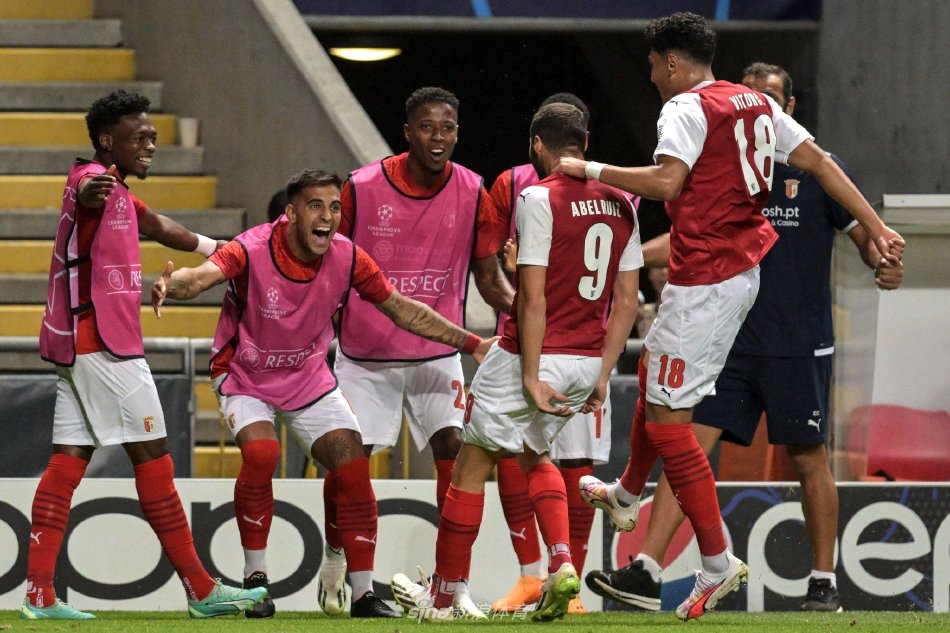 吸引着无数 吸引着无数